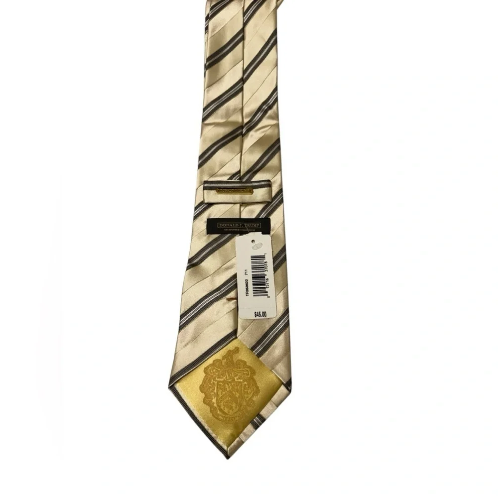 Donald J. Trump Signature Collection Gold Tie NWTs